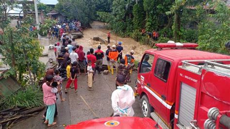 Hujan Deras Akibatkan Tanah Longsor Dan Jembatan Putus Di Lampung Barat