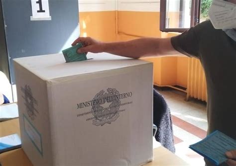 Elezioni Nel Varesotto Affluenza 38 7 Per Il Referendum Più Del 47