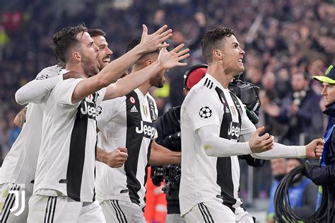 Cristiano Ronaldo Marca 3 Juventus Bate O Atlético E Avança Na Liga