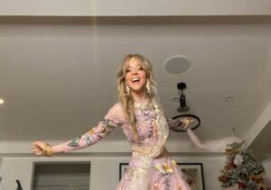 Lindsey Stirling Husband - Is She Married In 2023? Family