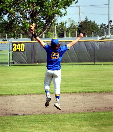 Baseball Wolverines Pull Off Gritty Upset Against Esko Ruining