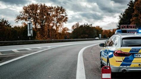 Verkehrskontrolle Auf Der A Fahrer Unter Drogen Und Mit Offenem