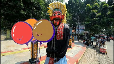 Lucu Ondel Ondel Betawi Punya Tiga Balon Pecah Semua Ondel Ondel