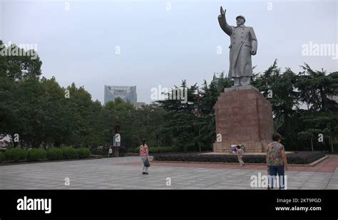 China Communism People Visit Mao Zedong Statue In Park Changsha Stock