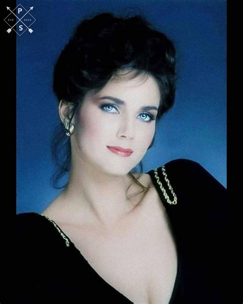 LYNDA CARTER publicó en Instagram: "@lyndacarterworld ♥️ • #wonderwoman ...