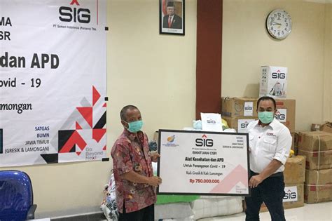 Sig Serahkan Bantuan Alkes Dan Apd Senilai Rp Juta Zonapasar