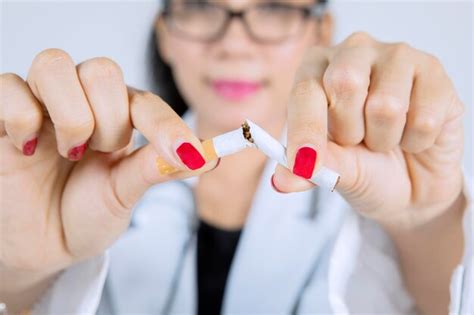 Premium Photo Female Doctor Campaigning To Stop Smoking