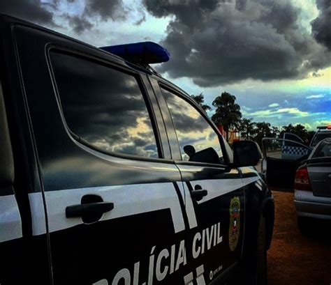 Homem e mulher são mortos a tiros na frente de bar em MT Mato Grosso G1