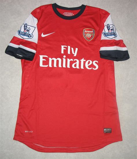 Arsenal Home football shirt 2012 - 2014. Sponsored by Emirates