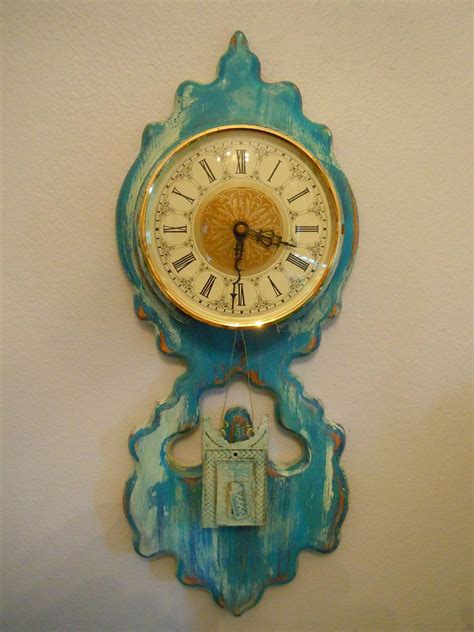 French Country Distressed Vintage Wall Clock By Vintagechichibean 85 00 Vintage Wall Clock