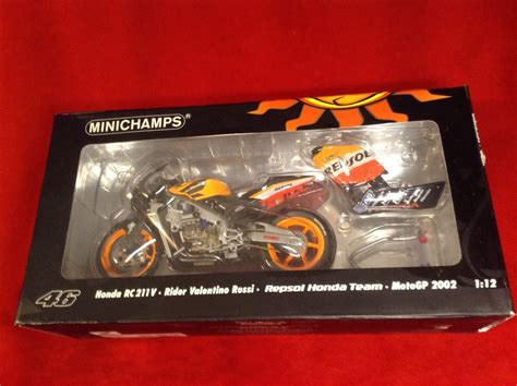 MiniChamps 1 12 1 Model Motorcycle Ref 027146 Honda RC 211V