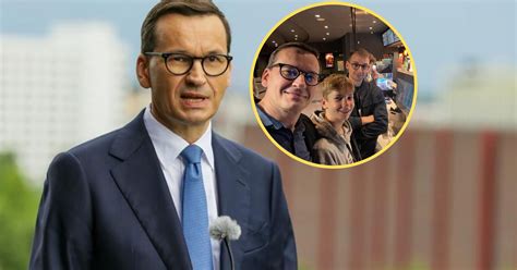 Mateusz Morawiecki zabrał synów do kina Internauci pytają o ceny