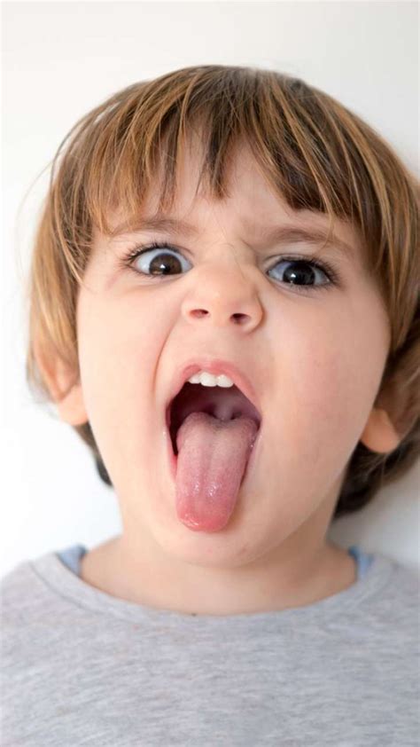 tongue cleaning    kids