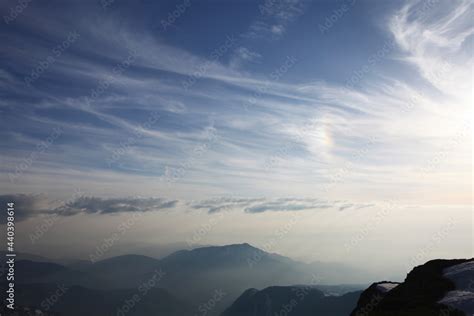 室堂山展望台からの景色（幻日） 素材庫相片 Adobe Stock