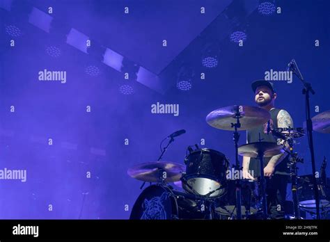 Ben Thatcher Drums Hi Res Stock Photography And Images Alamy