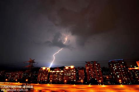 北京发布雷电黄色预警 天空电闪雷鸣 图片频道 人民网