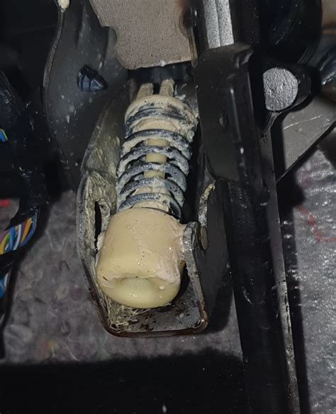 Why Is My Clutch Pedal Sticking To The Floor - Infoupdate.org