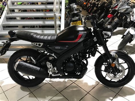 Black Yamaha Xsr