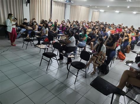 Paranavaí Cursos de Farmácia e Enfermagem promovem Aula Magna