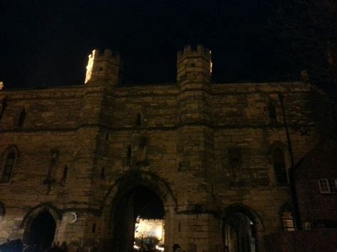 Lincoln Castle At Night Lincoln Castle Lincoln Cathedral Lincolnshire