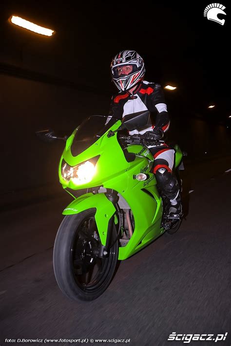 Zdjęcia jazda w tunelu test kawasaki zx250r 2009 a mg 0175 Kawasaki