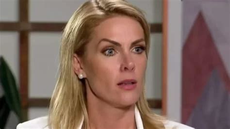 Assinatura De Ana Hickmann Em Empr Stimo Pode Ser Falsa Famosos Em Off