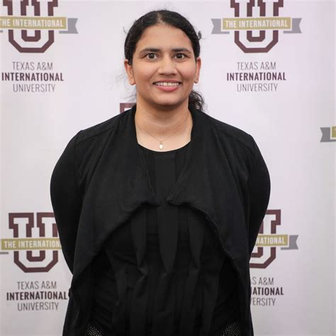 Tamiu Holds Freshmen Welcome Recognizes Outstanding Faculty