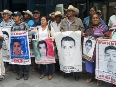 AMLO propone reunión con padres de Ayotzinapa luego de elecciones