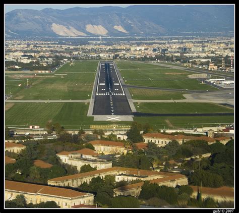 Aeropuerto de Nápoles Capodichino Megaconstrucciones Extreme Engineering