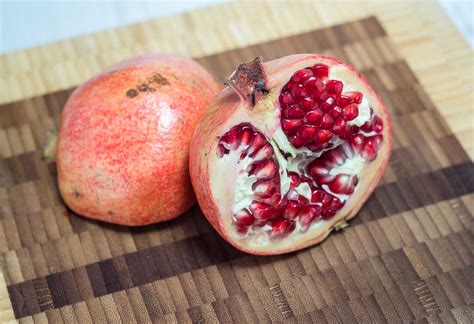 How To Seed A Pomegranate The Easy Way