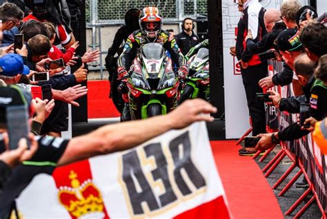 Sbk 2019 Donington Risultato Superpole Race Vince Rea Secondo Razgatliolgu Insella