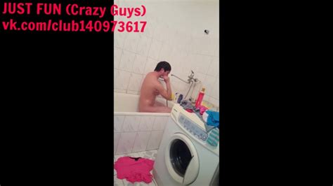 Прикол naked russia член хуй голый ванна nude cock penis bath porn