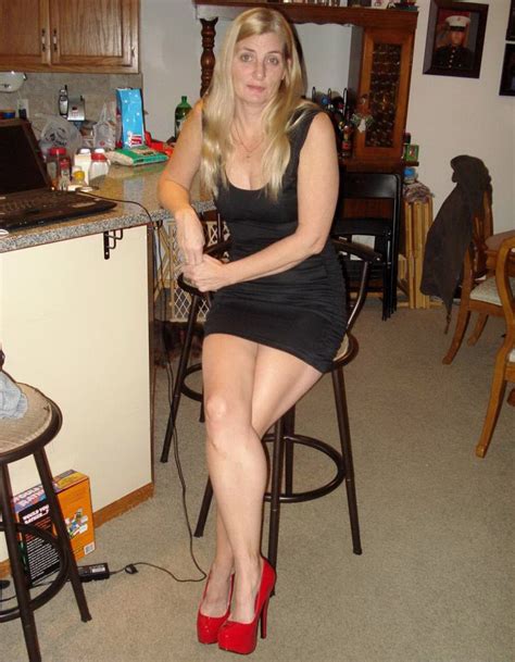 Leggy Texas Milf Displays Perfect Legs Leggy Texas Milf Porn Pic
