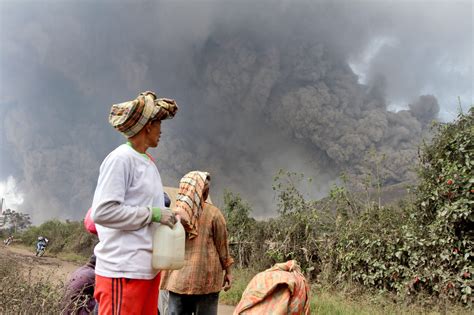 Major Volcanic Eruption Kills at Least 14 in Indonesia - The New York Times