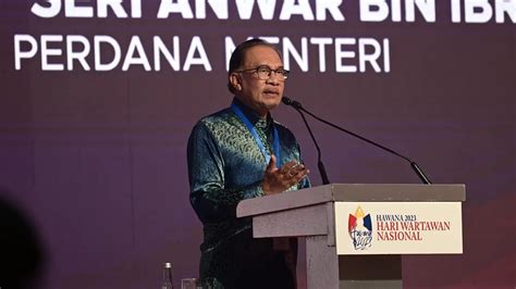 Jangan Guna Agama Kaum Untuk Selamatkan Negara Anwar Malaysia