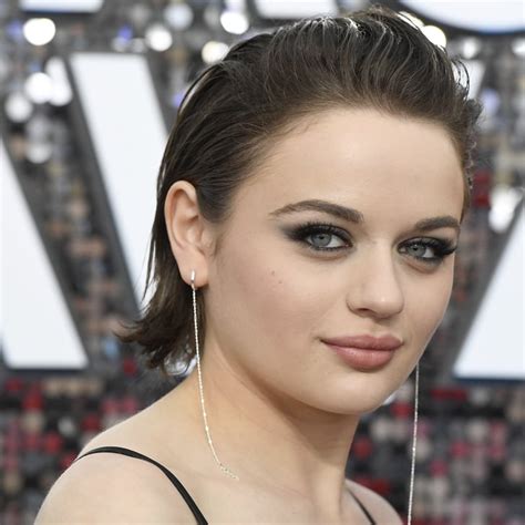 Joey King At The 2020 Sag Awards See The Best Hair And Makeup From