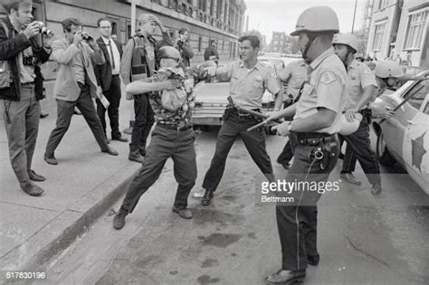 Vintage Chicago Police Photos And Premium High Res Pictures Getty Images