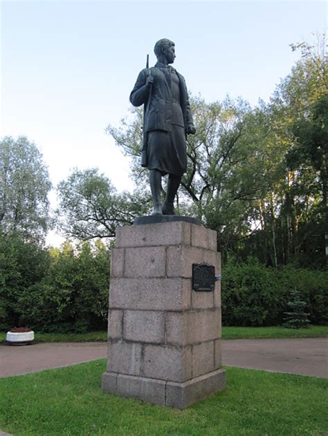 Kosmodemyanskaya, Zoya Anatolyevna - TracesOfWar.com