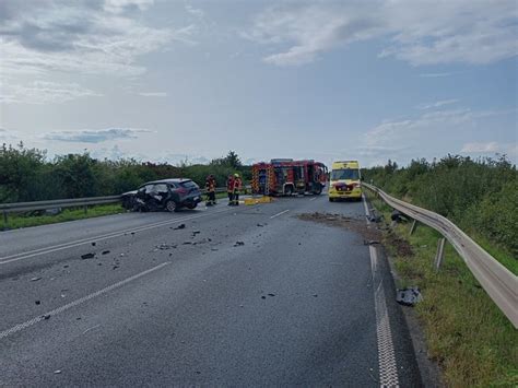 Fw Gangelt Schwerer Verkehrsunfall Auf Der B N