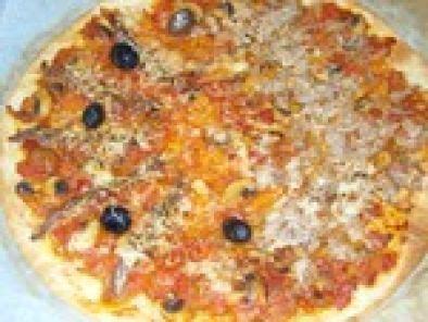 Pizza au thon anchois ou câpres anchois Recette Ptitchef