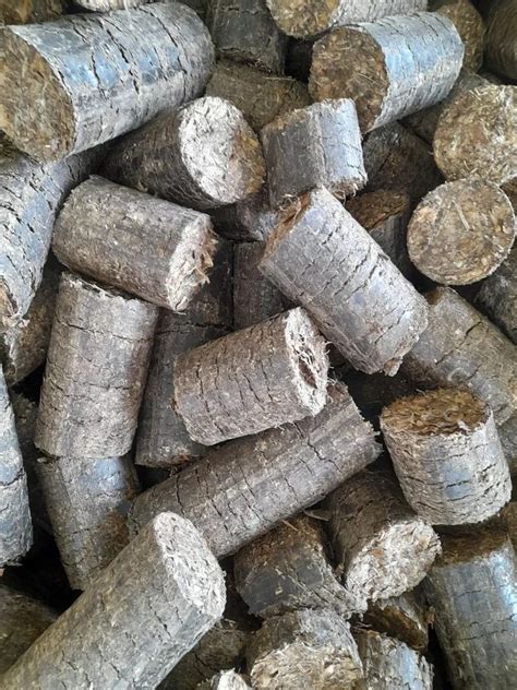 A Grade White Coal Biomass Briquette 90 Mm At 4500 Tonne In Akola