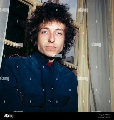 Bob dylan 1960s hi-res stock photography and images - Alamy