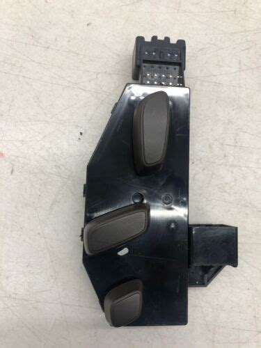 2015 2019 CHEVY SILVERADO 3500 OEM FRONT RIGHT SEAT SWITCH 23247096