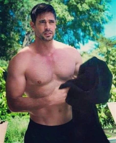 Pin De Rosa Cillero Delgado En William Levy Fotos De Hombres Guapos