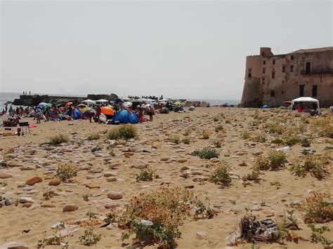 Divieti Ignorati A Ferragosto Spiagge Affollate E Niente