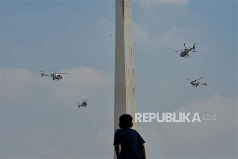 Atraksi Udara Meriahkan Perayaan HUT Ke 78 TNI Republika Online