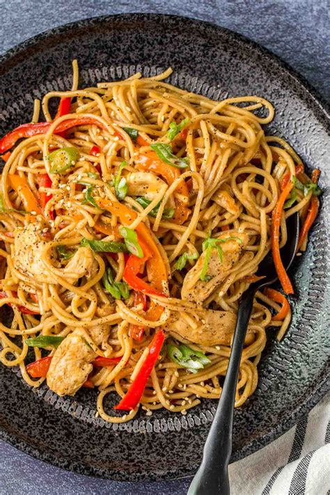 A Simple And Quick Lo Mein Recipe Recipe Made With Chicken Veggies