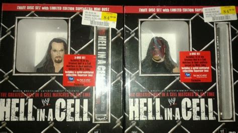 Photos WWE Hell In A Cell DVD FYE Limited Edition Bust Sets