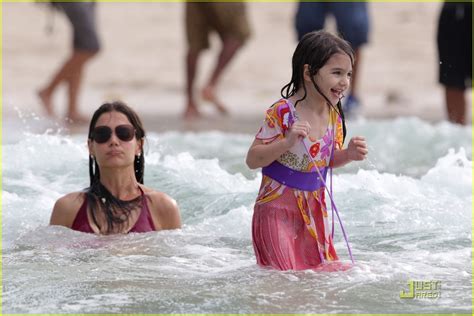 Katie Holmes And Suri Cruise Miami Beach Babes Suri Cruise Photo 23003875 Fanpop