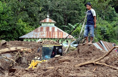 Pencarian Korban Bencana Tanah Longsor Gowa Antara Foto